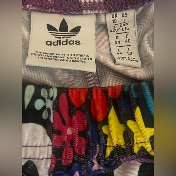 Adidas - Picture 7 of 16